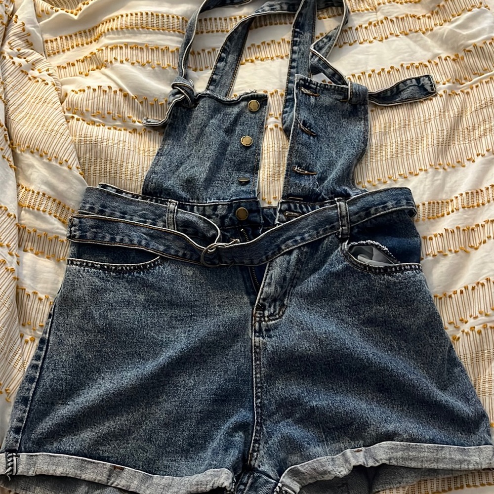 Overall shorts